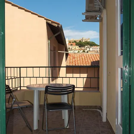 Apartment Un